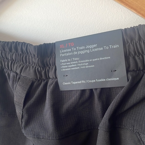 lululemon License to Train Jogger *BRAND NEW* - Picture 4 of 5